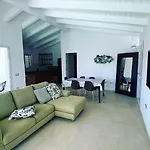 Lorisa *